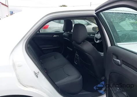 2019 Chrysler 300 Touring из США, поврежденный, VIN 2C3CCAAG3KH564993